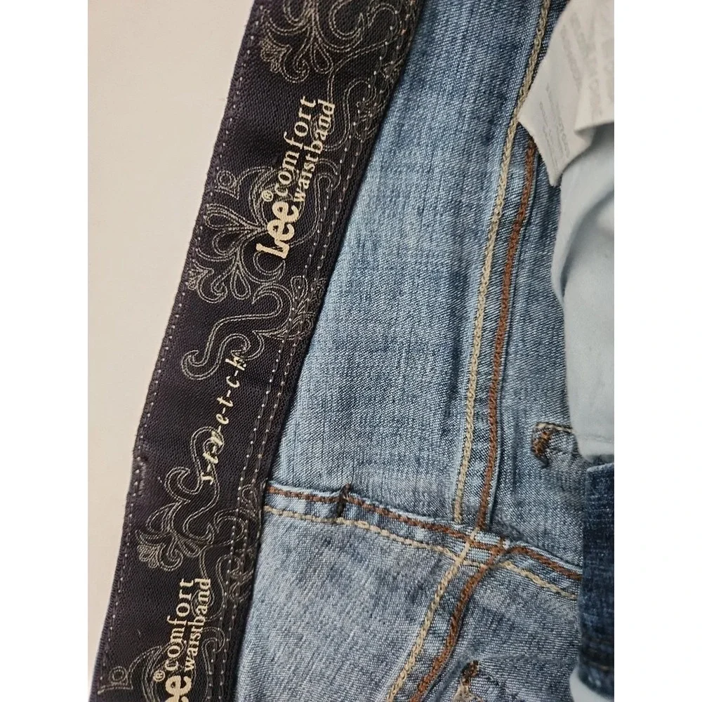 Lee Comfort Waistband Straight Leg  Mid Rise  Blue Wash Womens 28w 27L (8 SHORT)